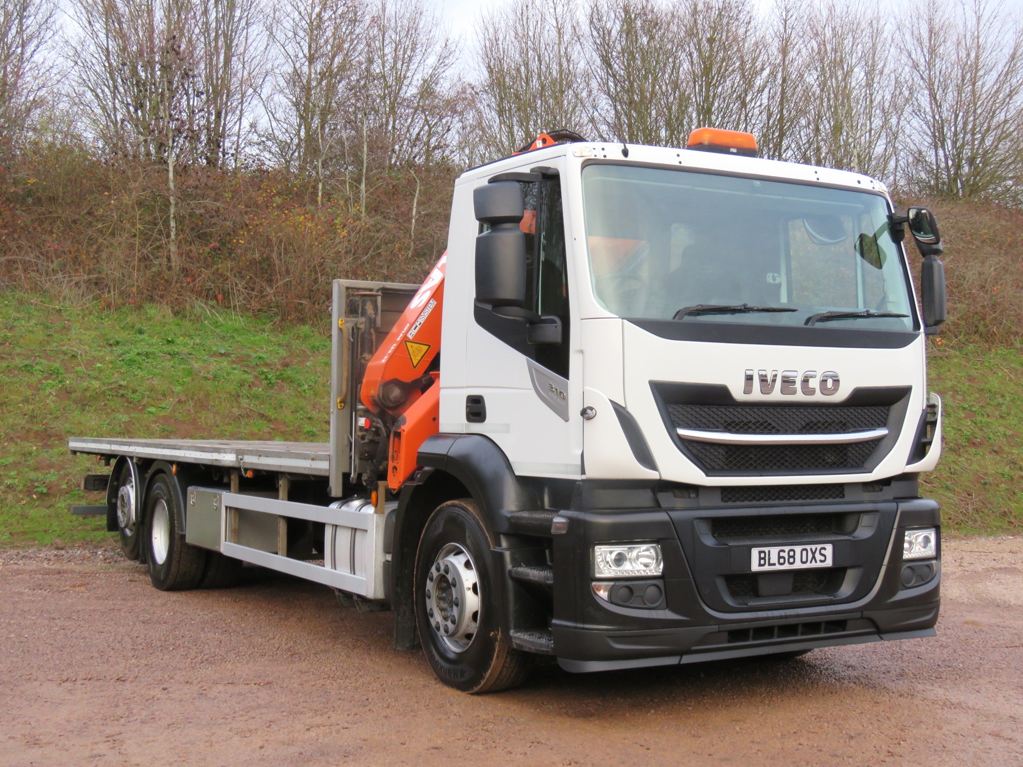 BL68OXS 2 2025 12 08 153158 axnr